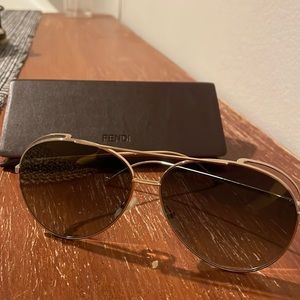 Fendi aviator in mint condition